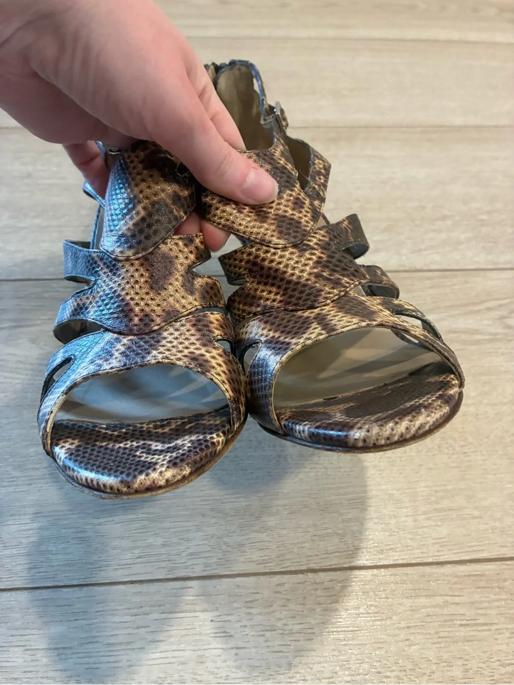 Diane Von Furstenberg Women’s Strappy Brown Snakeskin Stiletto Heel Size 7